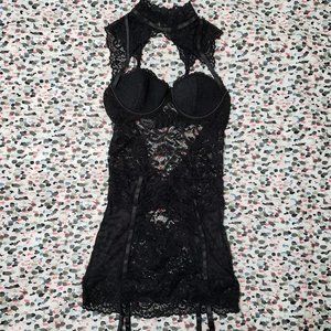 Fredricks of Hollywood blk highneck lace chemise